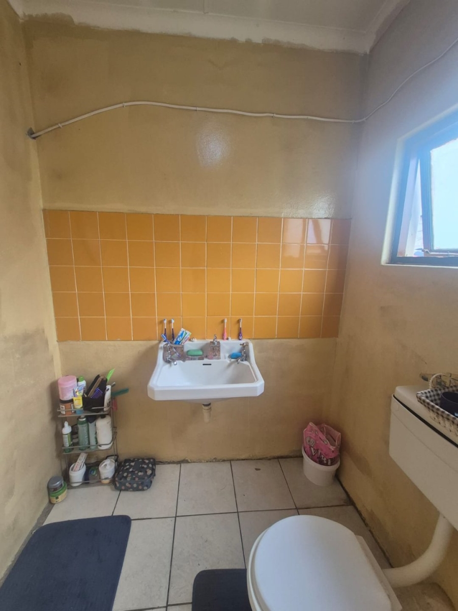2 Bedroom Property for Sale in Zwide Eastern Cape